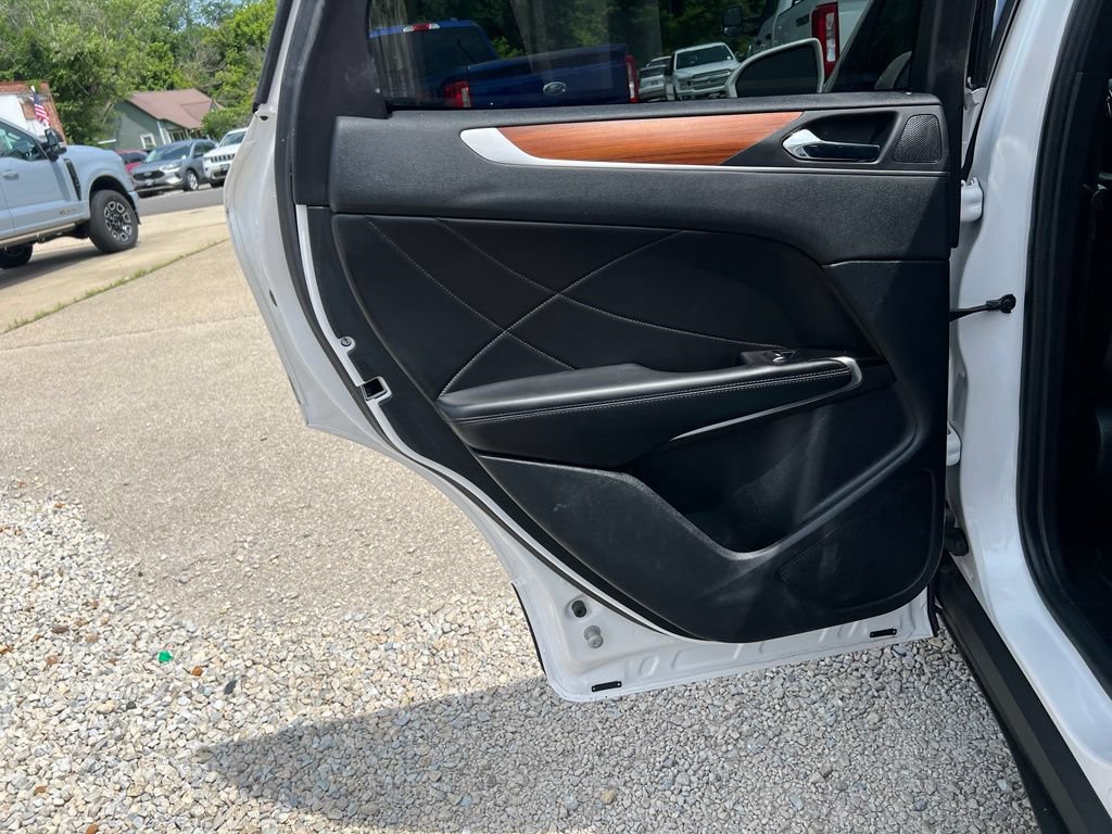 Used 2019 Lincoln MKC Reserve w/ MKC Technology Package FWD image 15