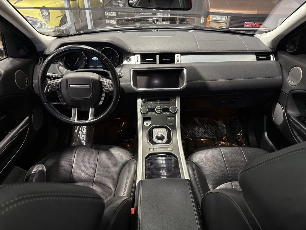 Used 2017 Land Rover Range Rover Evoque SE Premium image 32
