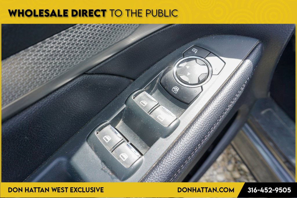 Used 2019 Ford Explorer XLT image 17