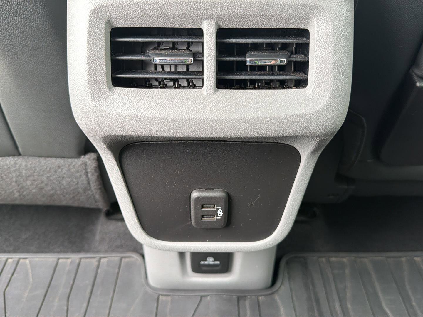 Used 2022 GMC Terrain SLT image 30