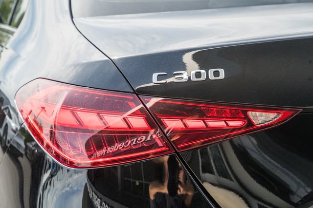 Used 2023 Mercedes-Benz C 300 4MATIC Sedan image 7