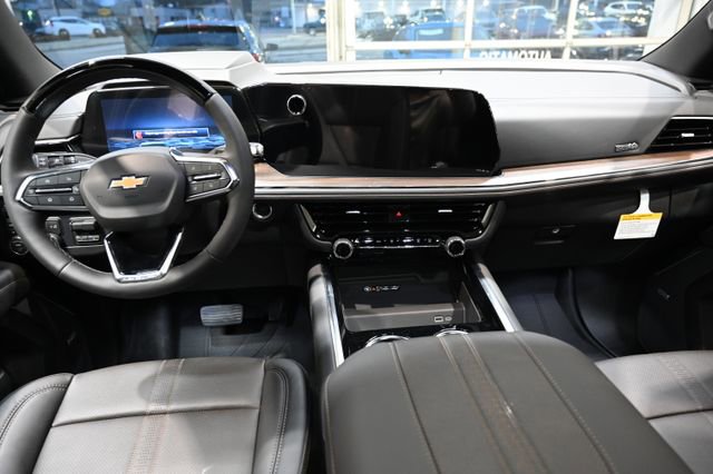 New 2026 Chevrolet Suburban High Country AWD/4WD image 15