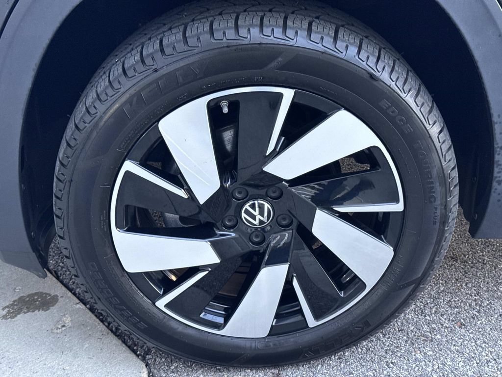Used 2024 Volkswagen Atlas Cross Sport SE AWD/4WD image 11