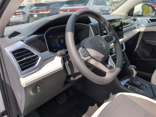 New 2025 Volkswagen Taos SE image 20