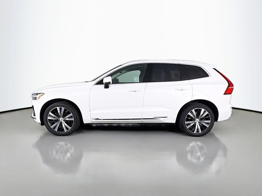 Used 2023 Volvo XC60 B5 Plus AWD/4WD image 4
