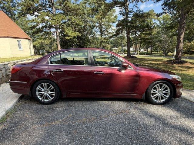 Used 2013 Hyundai Genesis 3.8 w/ Premium Pkg RWD image 12