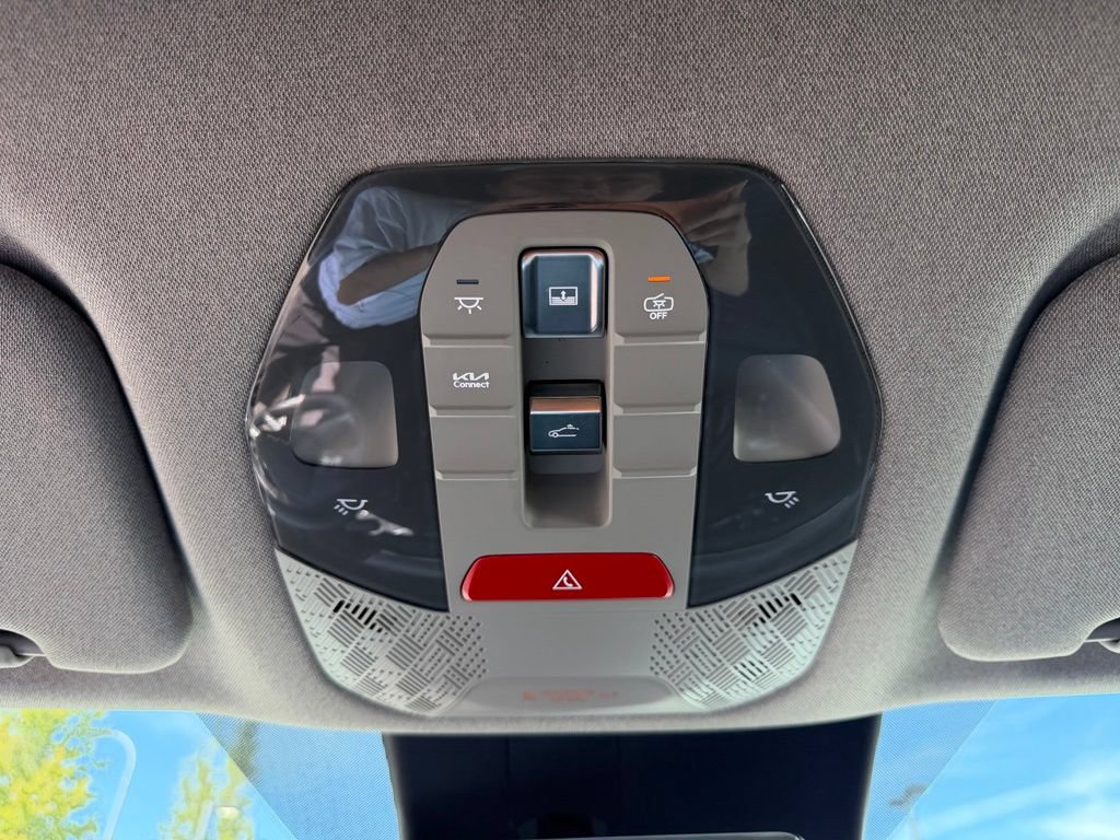 Used 2024 Kia EV9 Land AWD/4WD image 28