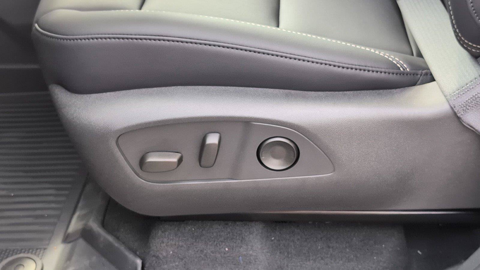 New 2026 GMC Acadia Elevation w/ Elevation Premium Package FWD image 18