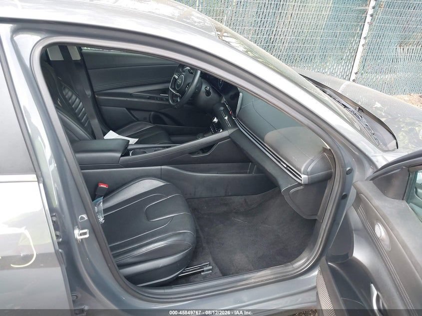 Used 2024 Hyundai Elantra Limited FWD image 3