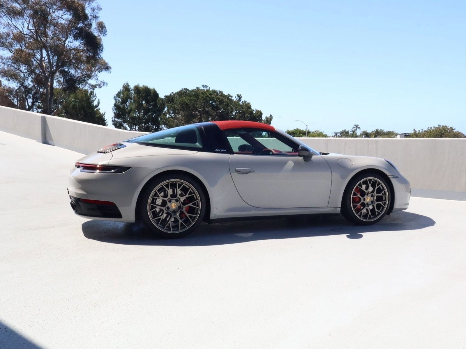 Certified 2022 Porsche 911 Targa 4S AWD/4WD image 9