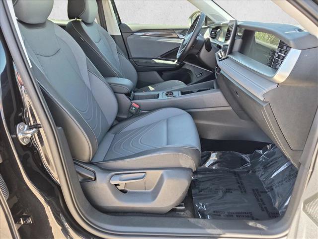 Used 2026 Volkswagen Tiguan SE AWD/4WD image 21