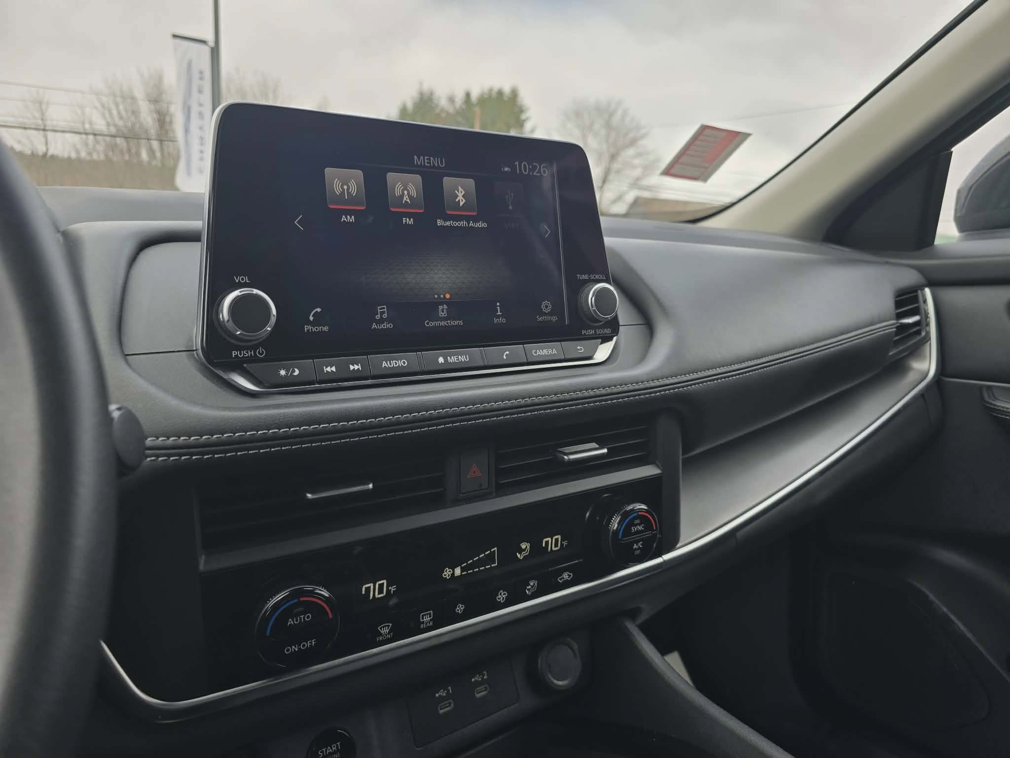 Used 2024 Nissan Rogue SV image 23