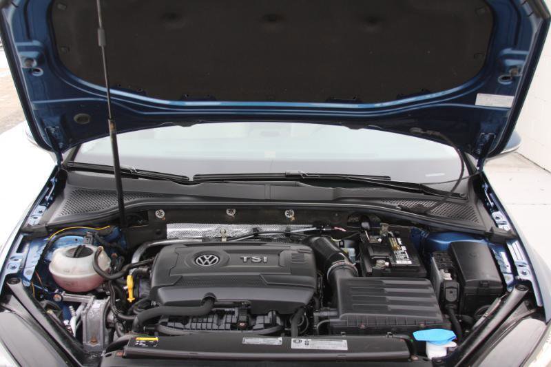 Used 2015 Volkswagen Golf S image 14