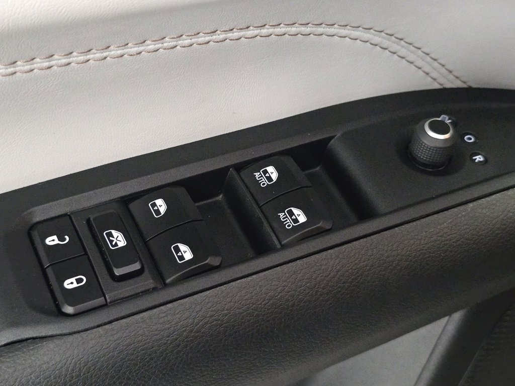 Used 2024 Jeep Compass Limited image 25