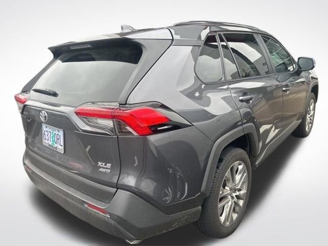Used 2025 Toyota RAV4 XLE Premium image 8