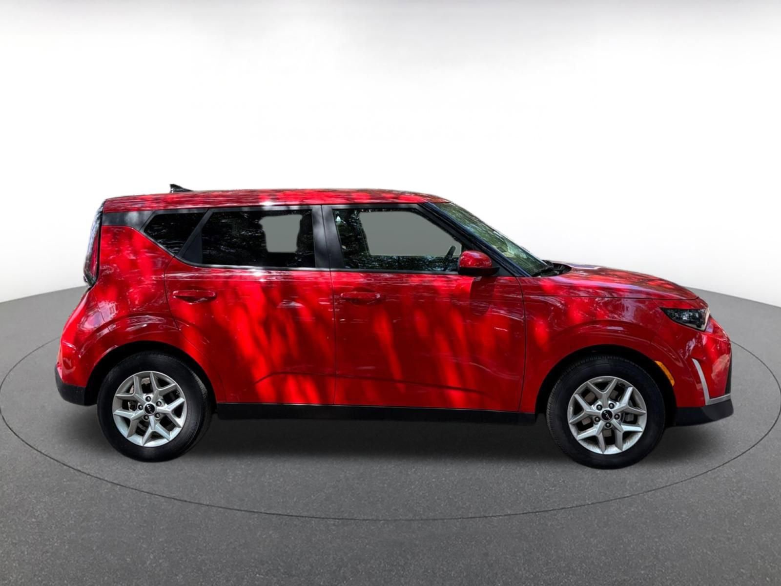 Used 2025 Kia Soul LX w/ LX Technology Package FWD image 27