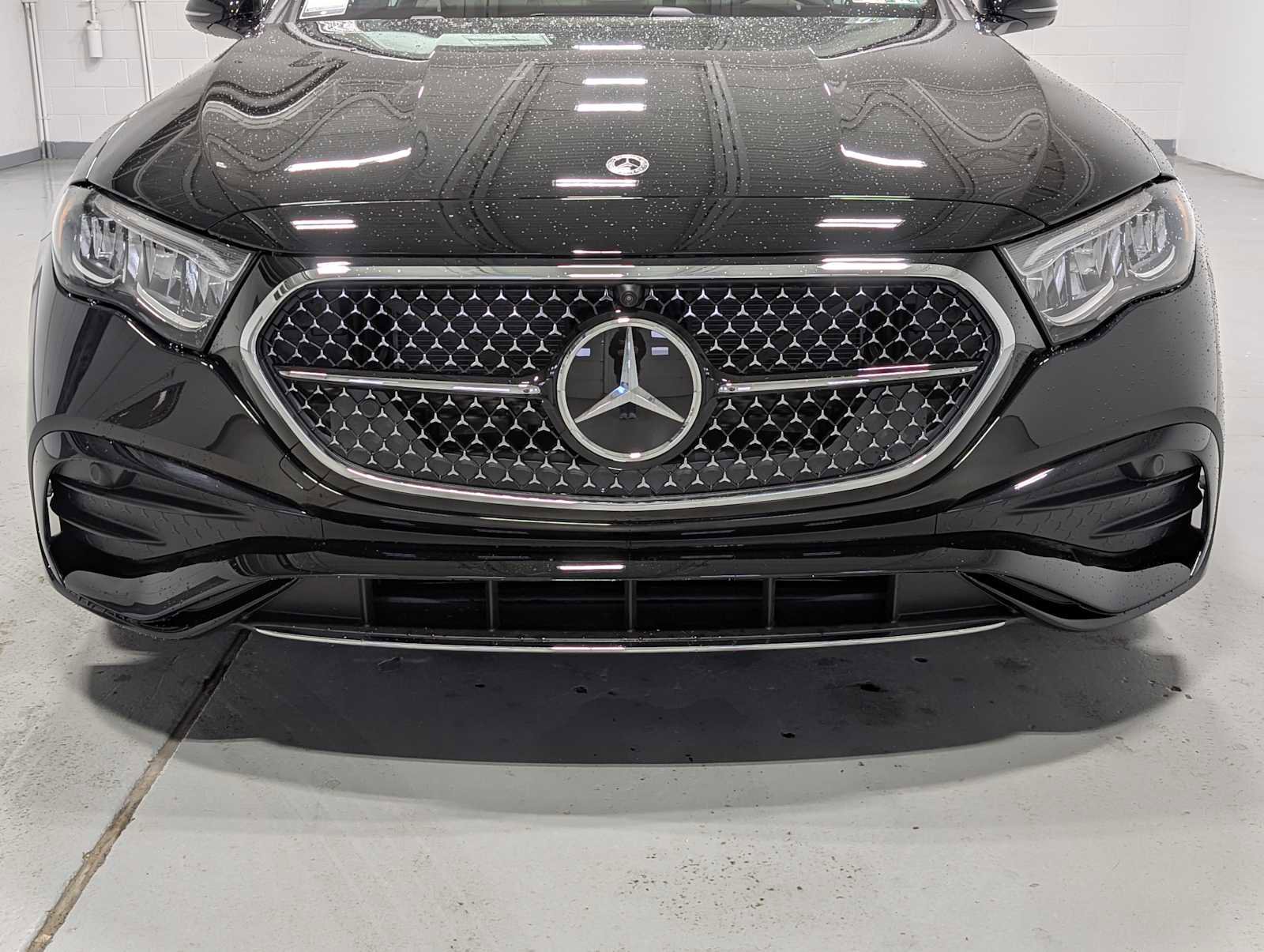 New 2026 Mercedes-Benz E 350 4MATIC Sedan image 2