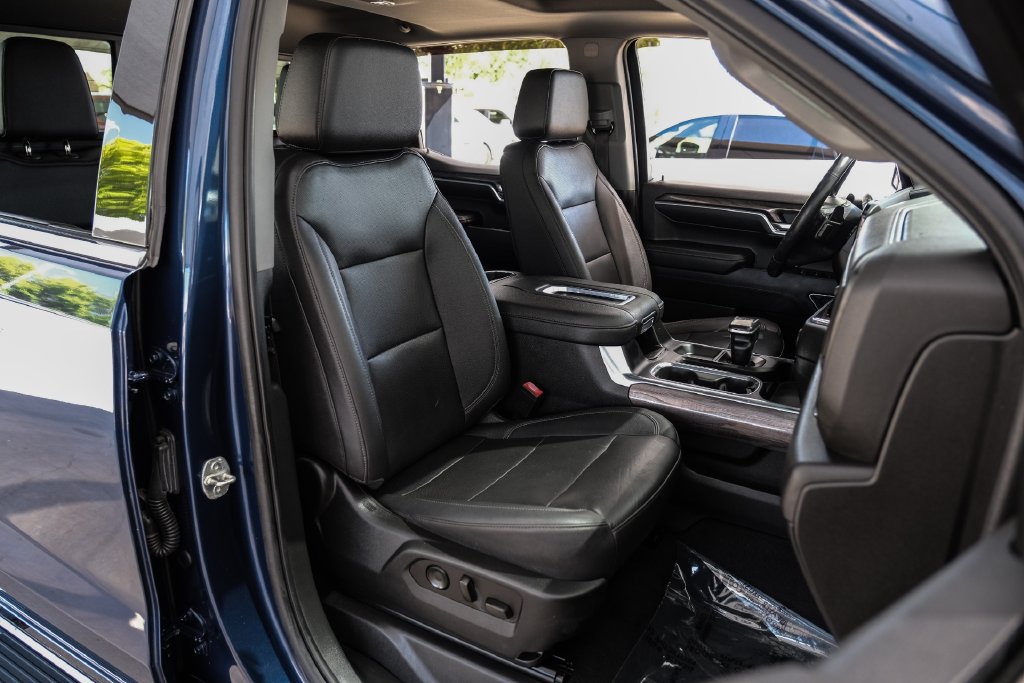 Used 2022 Chevrolet Silverado 1500 LTZ w/ Technology Package AWD/4WD image 39