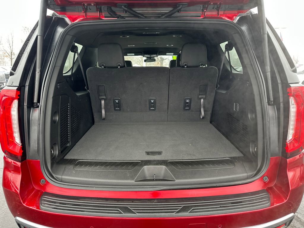 Used 2024 GMC Yukon XL SLT image 9