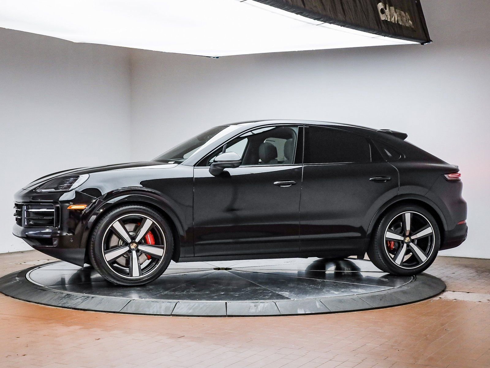 Certified 2025 Porsche Cayenne S image 2
