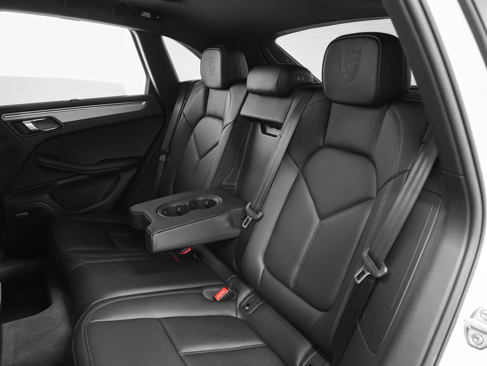 Certified 2026 Porsche Macan image 44