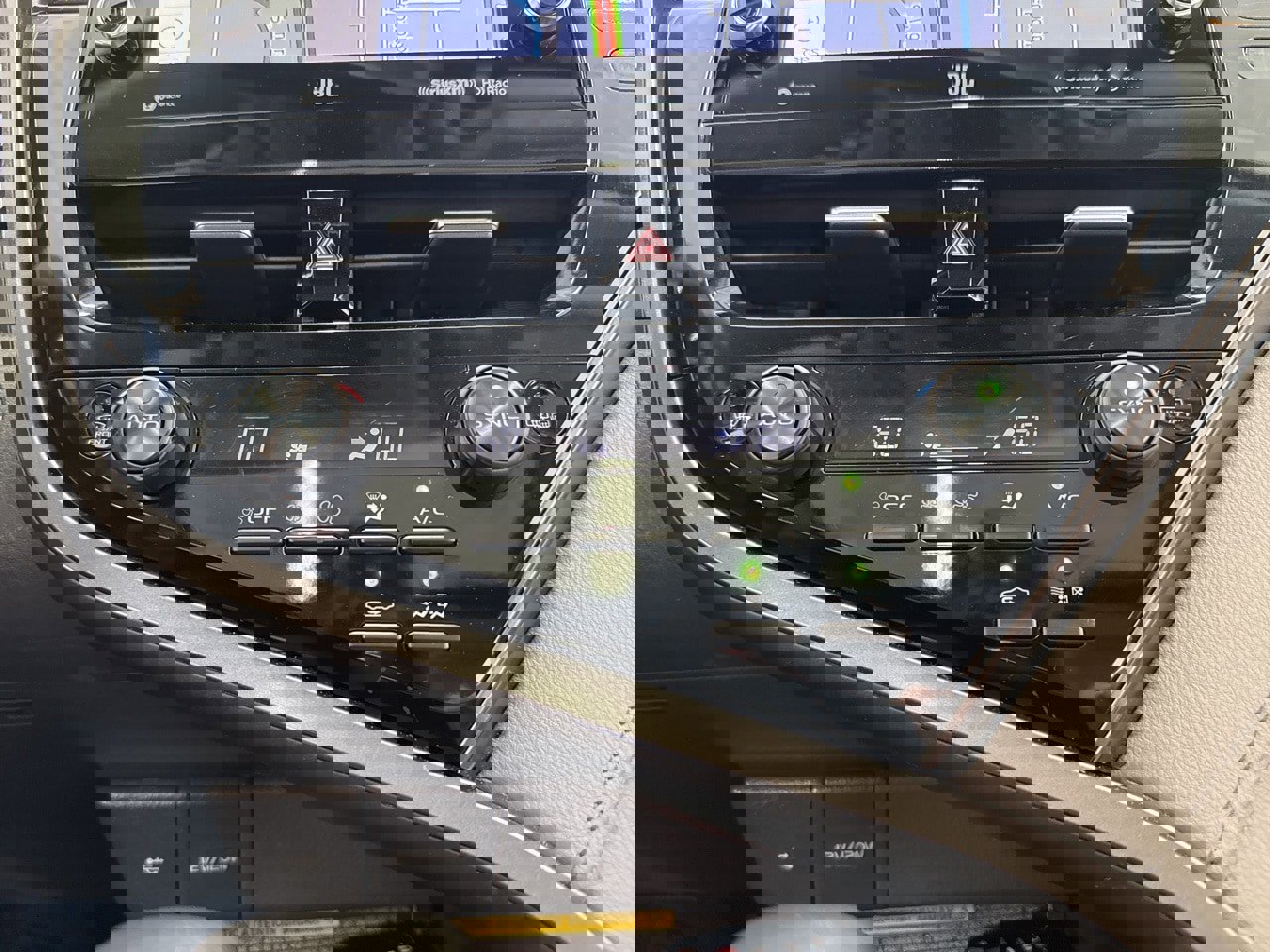 Certified 2021 Toyota Camry XLE w/ Navigation Upgrade Package image 29