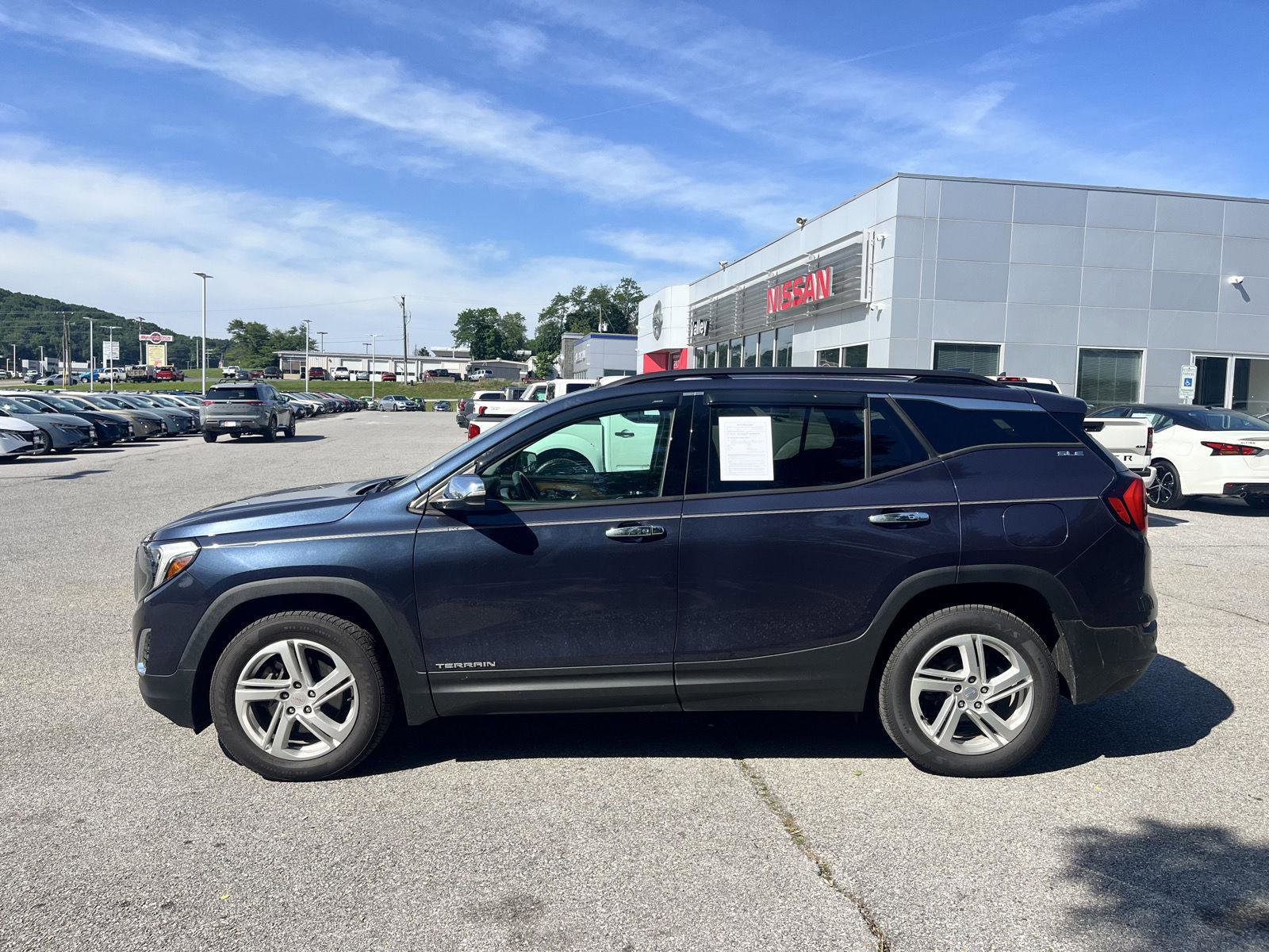 Used 2018 GMC Terrain SLE w/ Driver Convenience Package AWD/4WD image 4