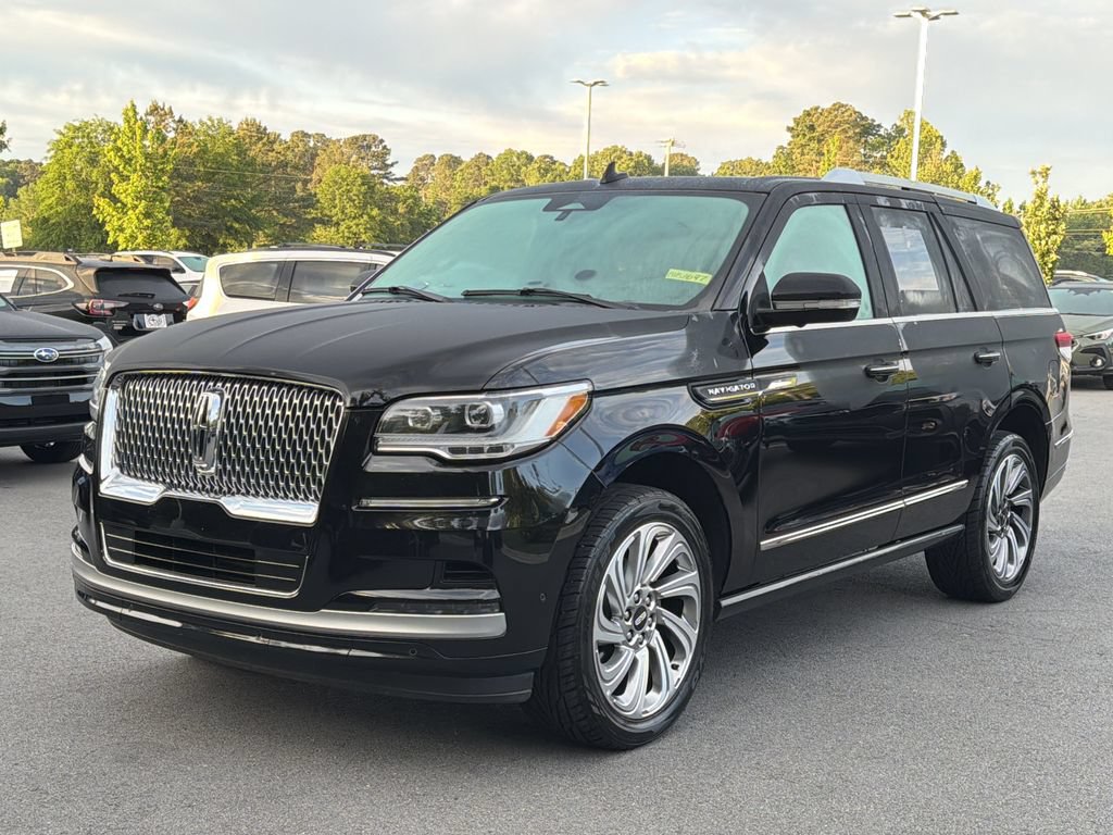 Used 2024 Lincoln Navigator Reserve AWD/4WD image 6