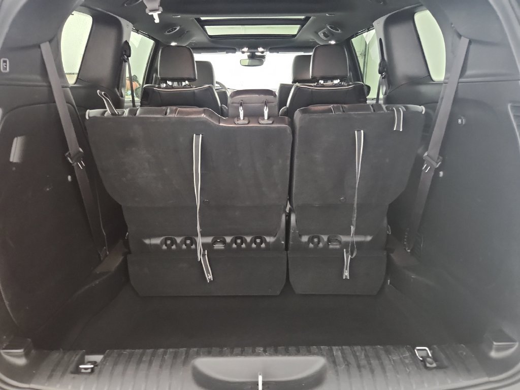 Certified 2025 Chrysler Pacifica Limited FWD image 38
