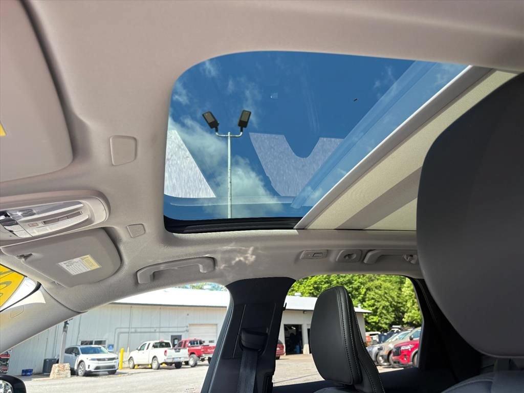 Used 2024 Volvo XC60 B5 Core AWD/4WD image 10