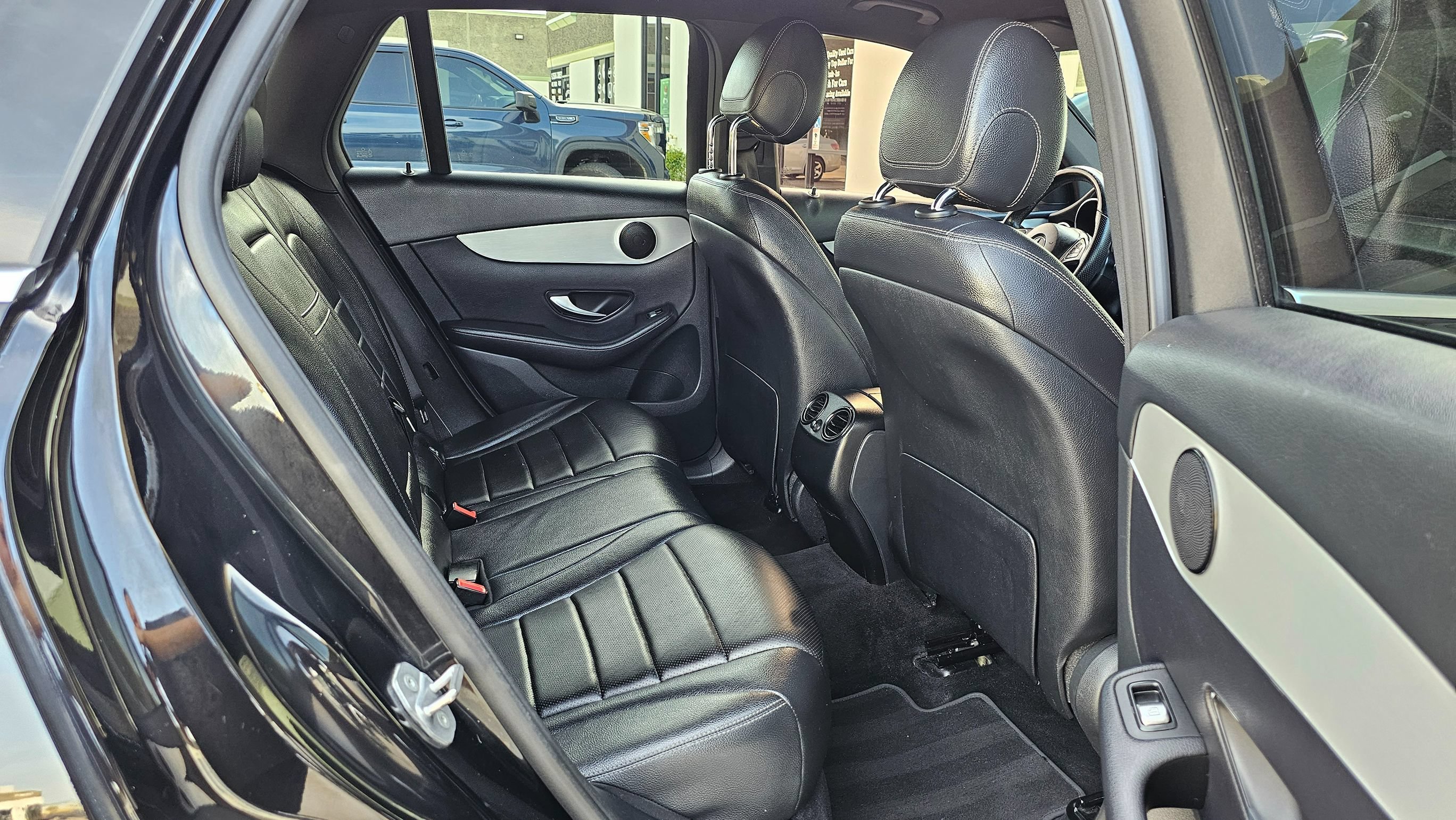 Used 2019 Mercedes-Benz GLC 300 image 29