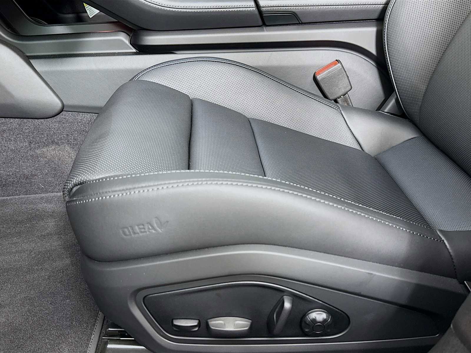 New 2025 Porsche Taycan 4 Cross Turismo image 13