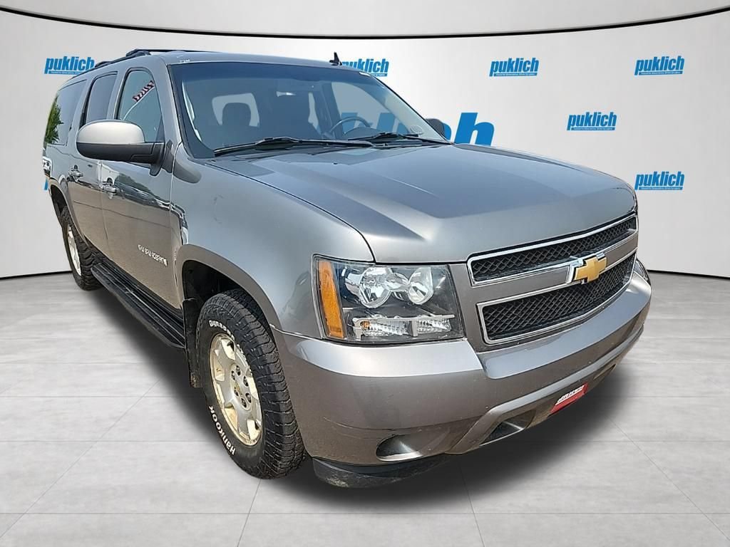 Used 2012 Chevrolet Suburban LS w/ Convenience Package 1 AWD/4WD image 7