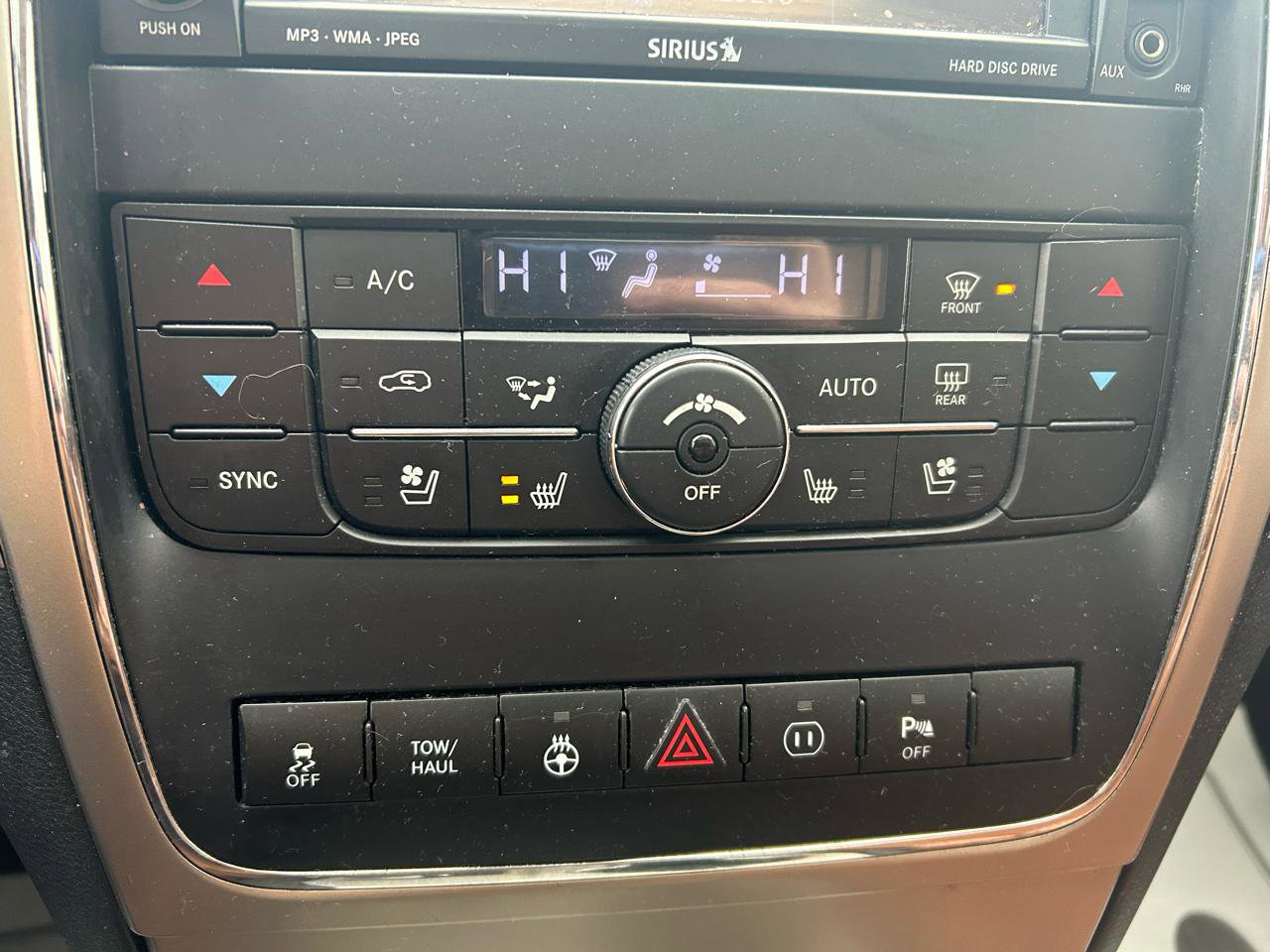 Used 2011 Jeep Grand Cherokee Overland Summit image 25