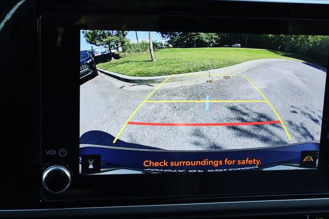 Used 2025 Toyota Camry SE image 31