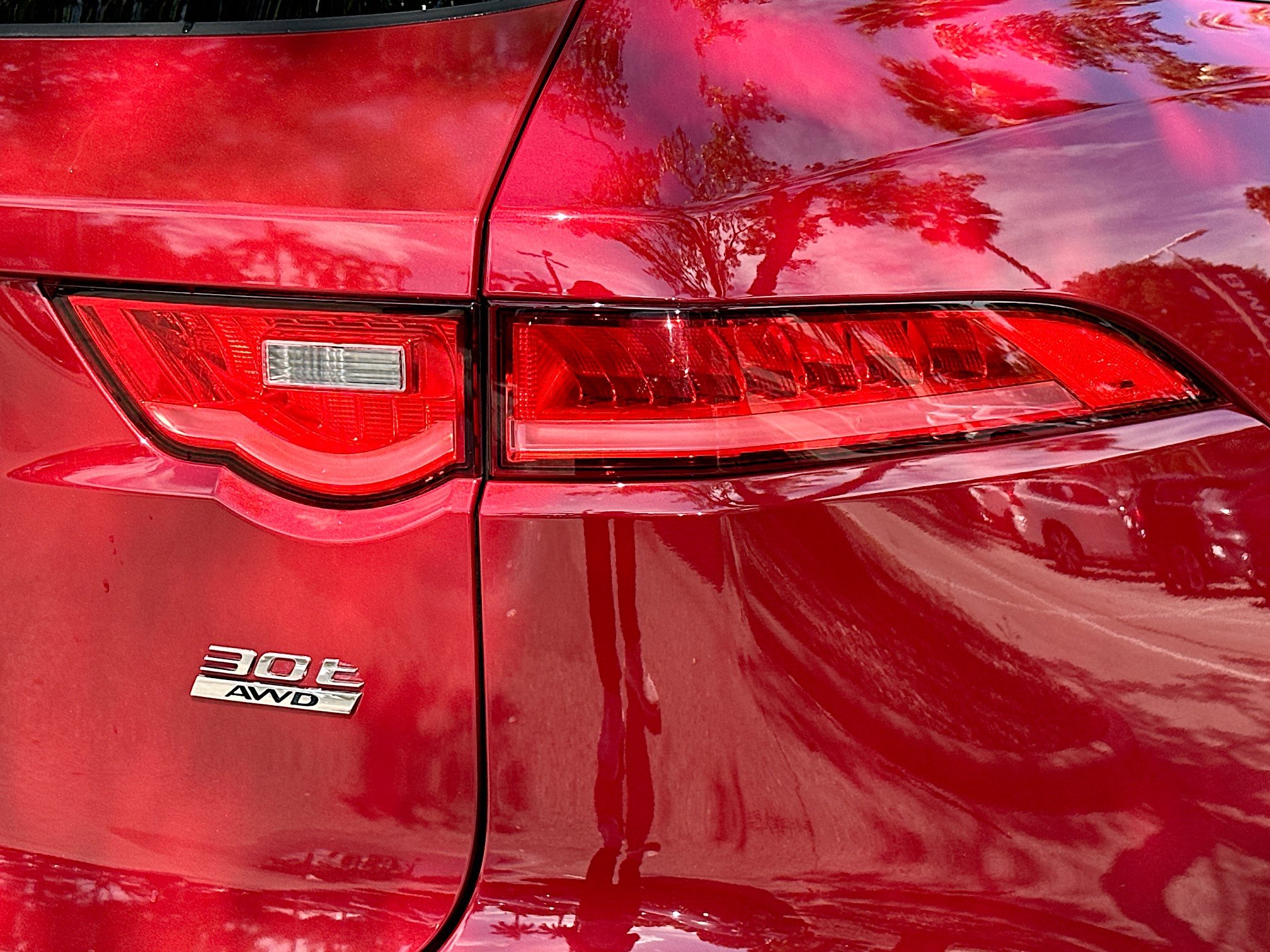 Used 2018 Jaguar F-PACE R-Sport image 29