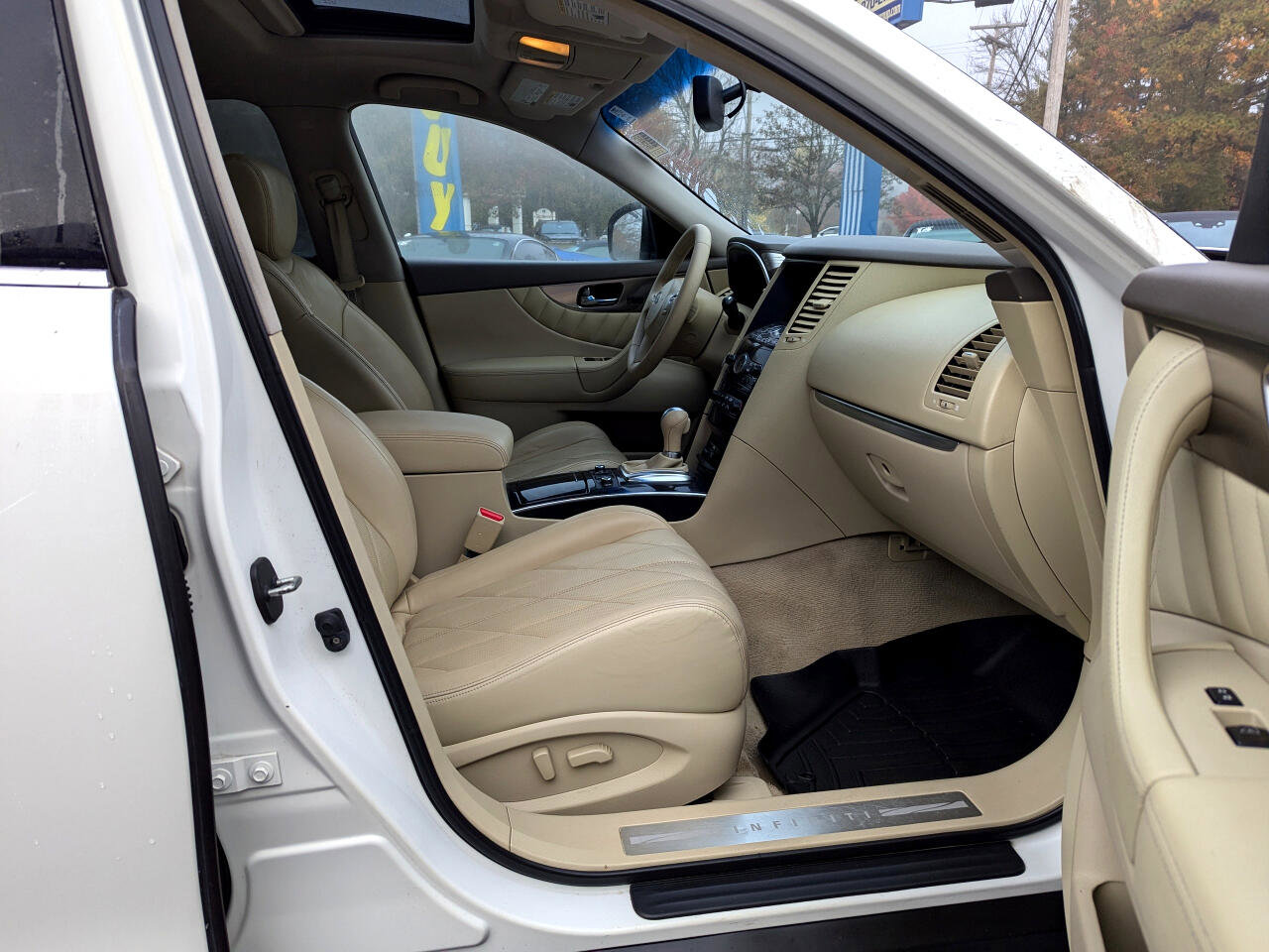 Used 2010 INFINITI FX35 AWD w/ Navigation Pkg image 30