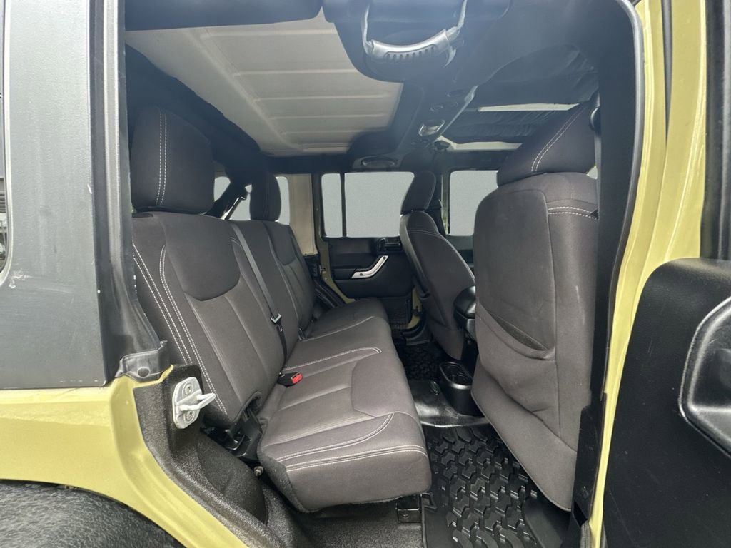 Used 2013 Jeep Wrangler Unlimited Rubicon w/ Connectivity Group image 18