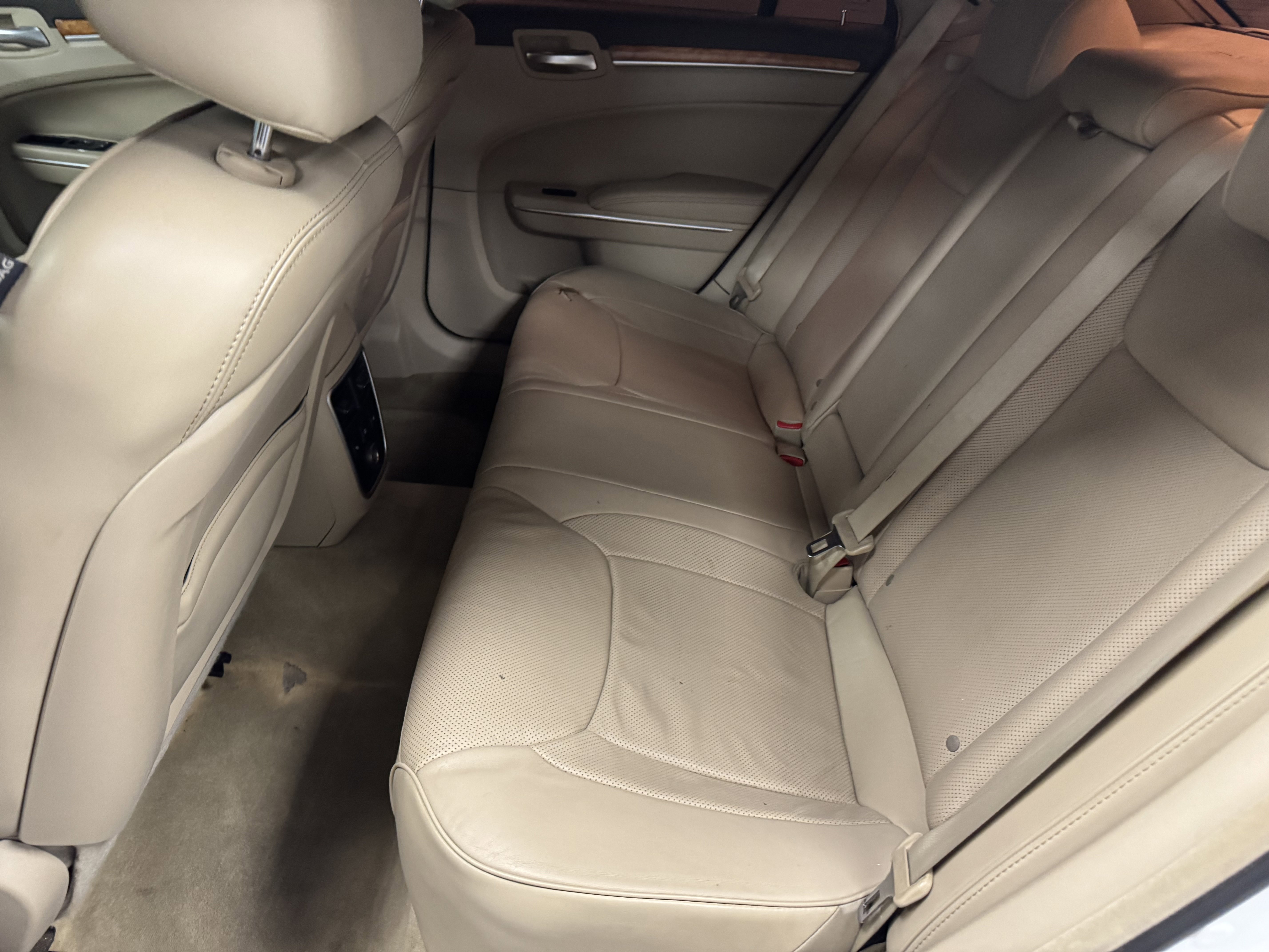 Used 2013 Chrysler 300 C image 13