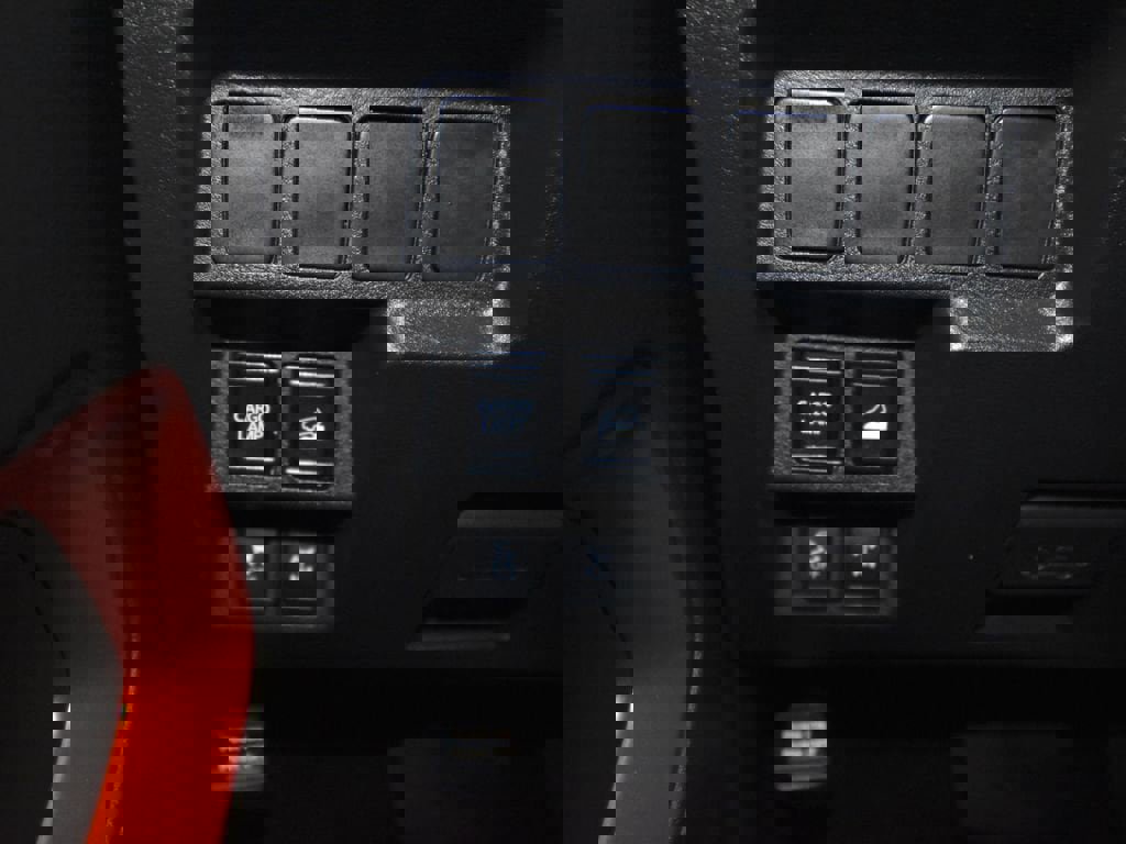 Used 2024 Nissan Frontier PRO-4X w/ Off-Road Protection Package image 16