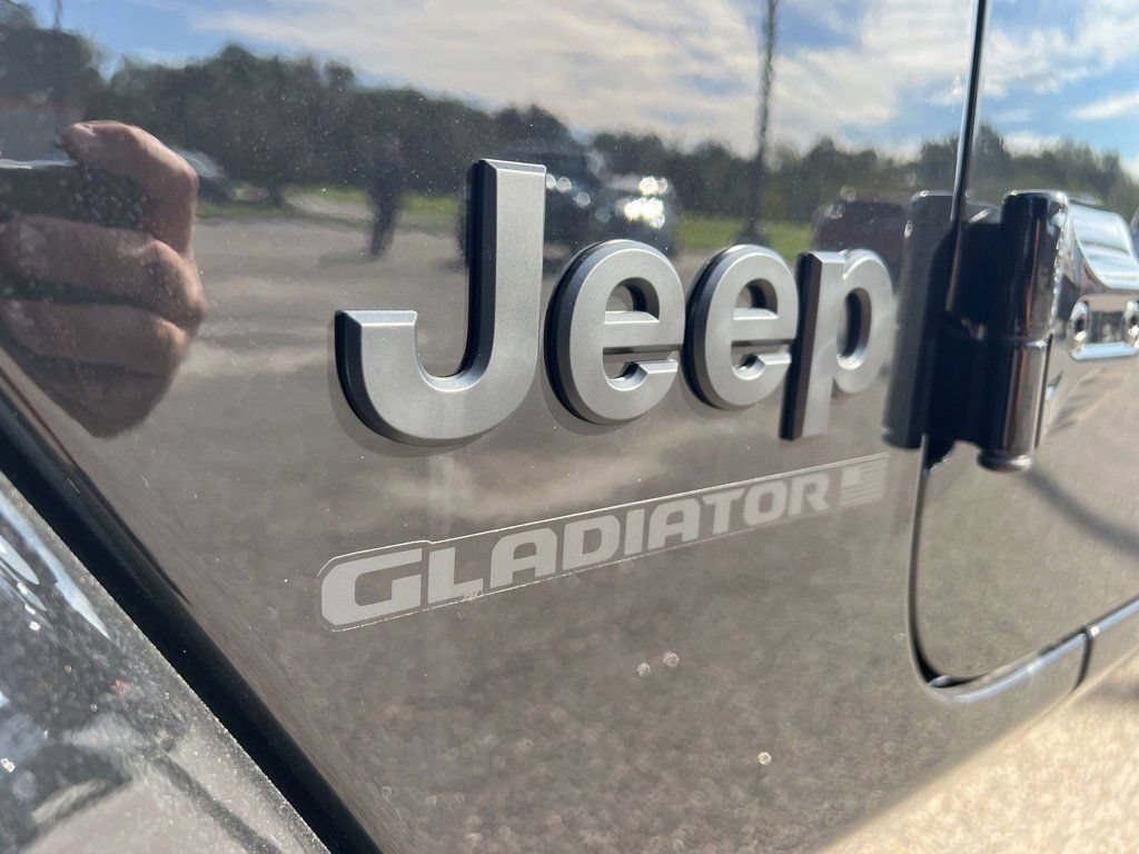 New 2025 Jeep Gladiator Sport AWD/4WD image 12