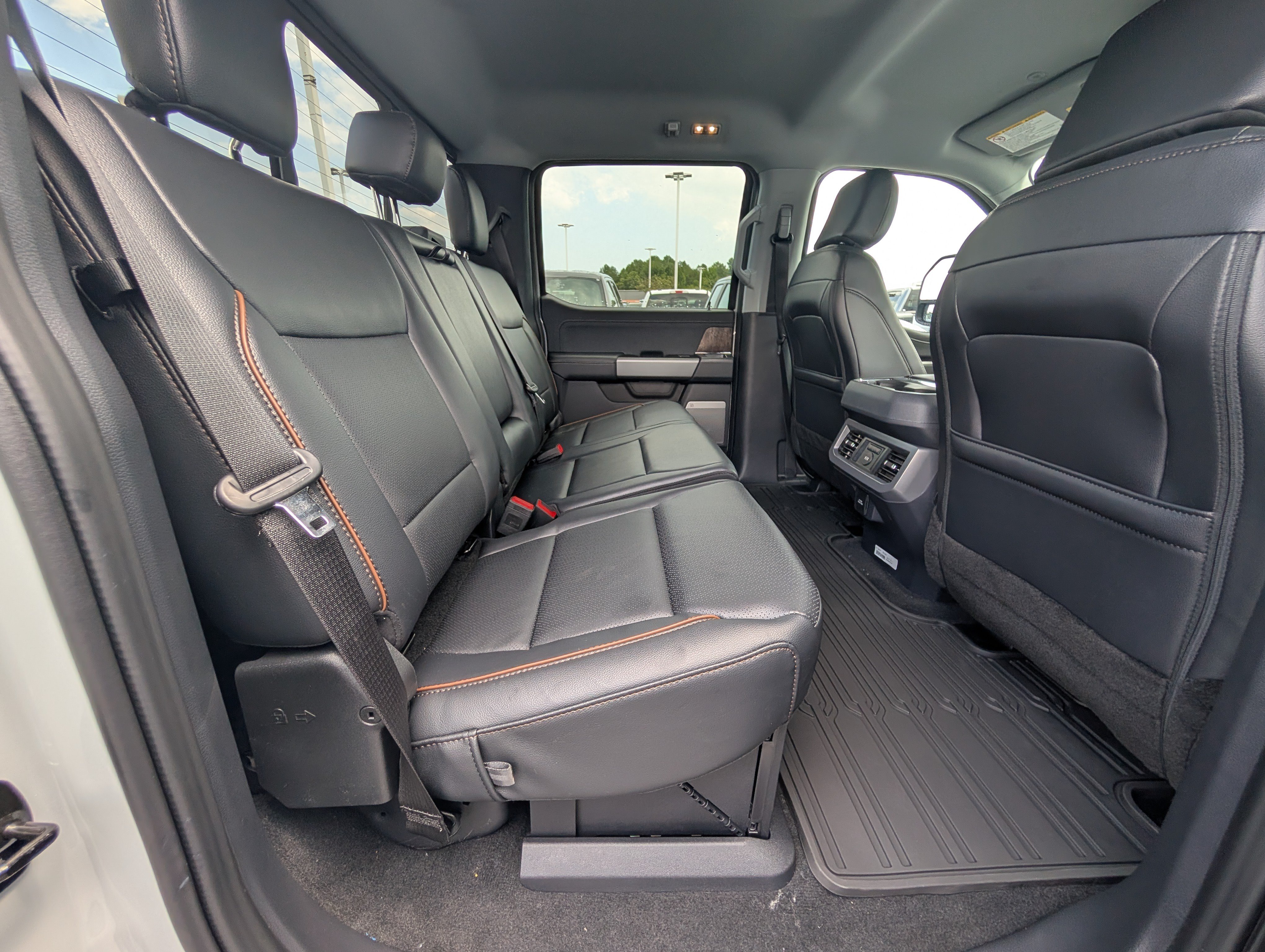 New 2026 Ford F250 Lariat w/ Black Appearance Package AWD/4WD image 7