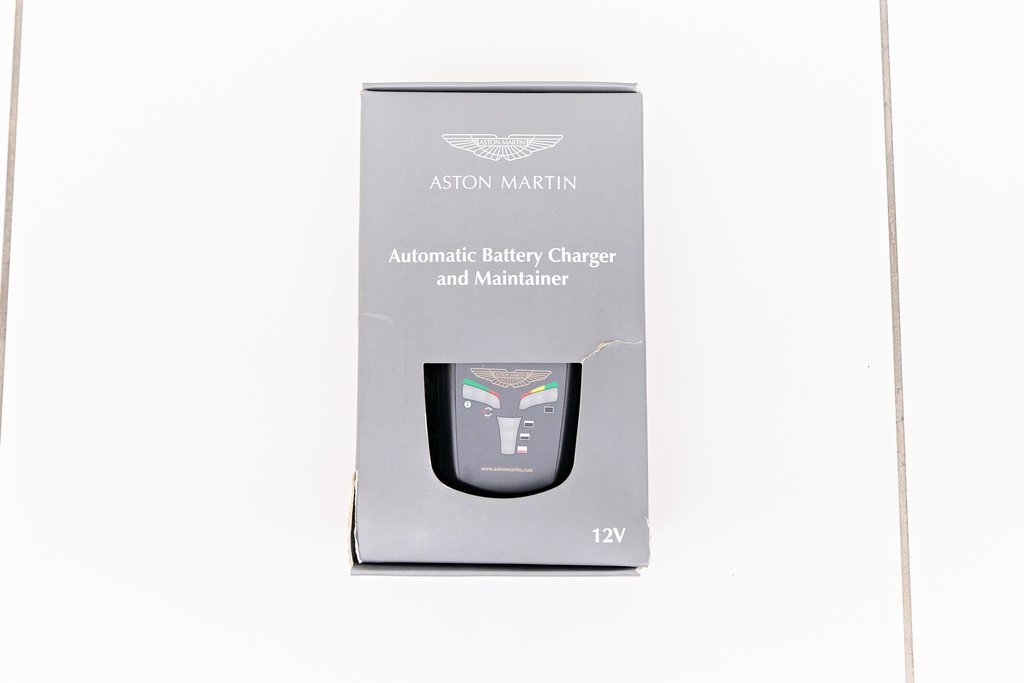 Used 2023 Aston Martin V8 Vantage Roadster image 29