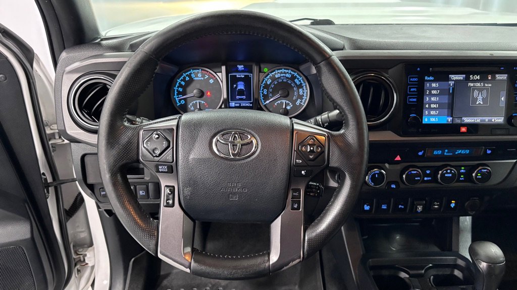 Used 2019 Toyota Tacoma TRD Sport AWD/4WD image 13