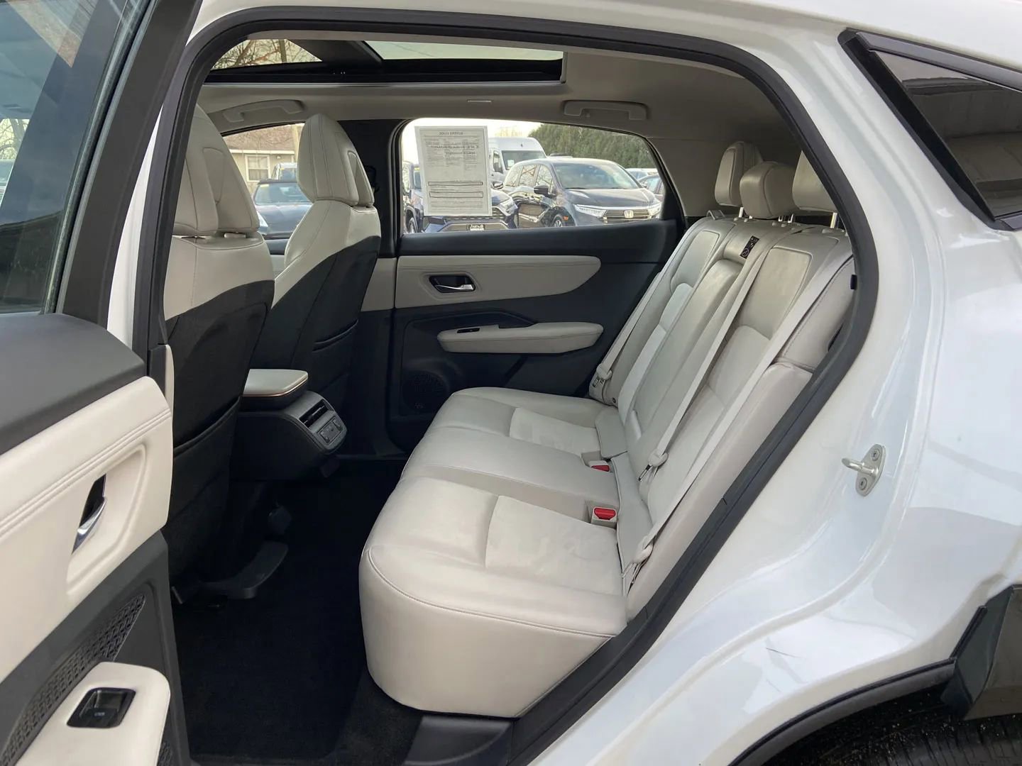 Used 2024 Nissan Ariya AWD image 23