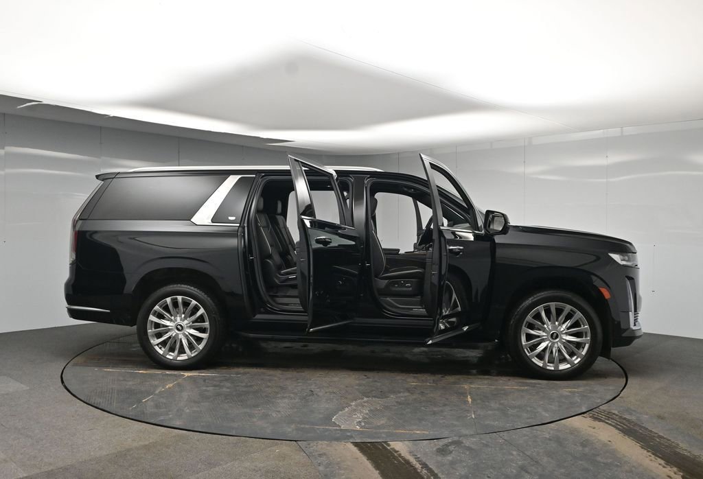 Used 2023 Cadillac Escalade ESV Premium Luxury image 52