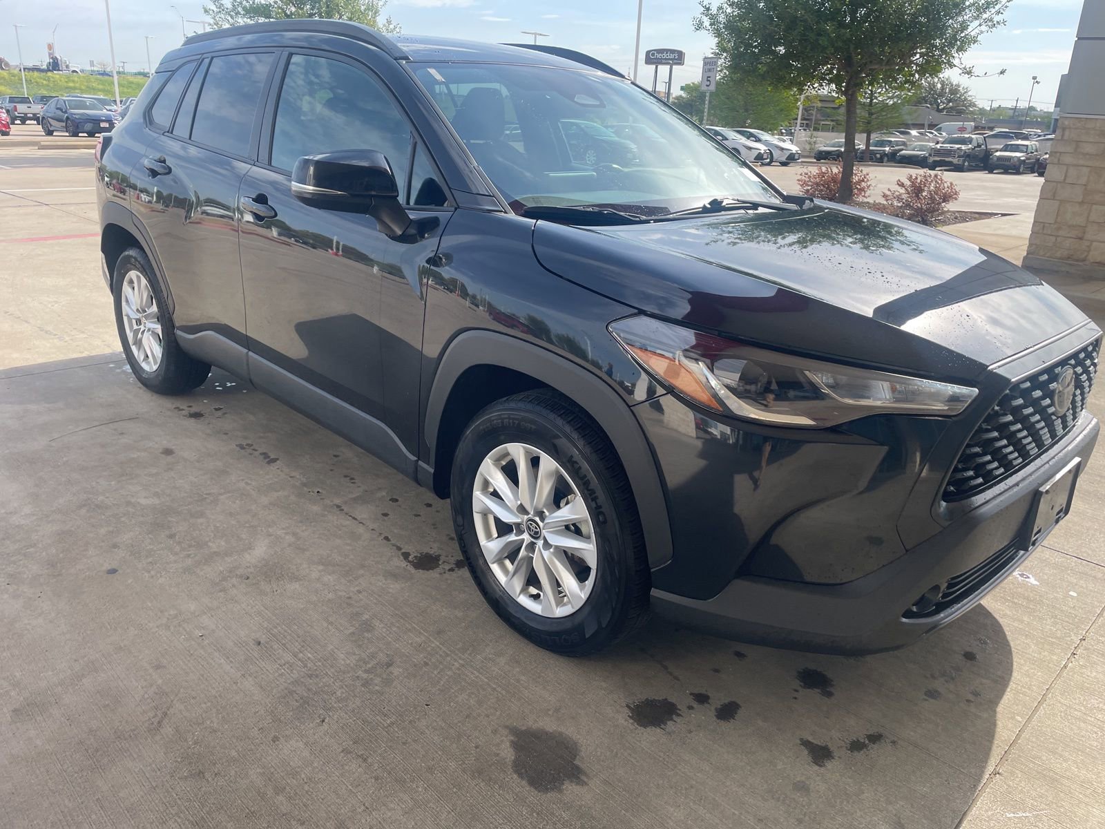 Used 2024 Toyota Corolla Cross LE image 4