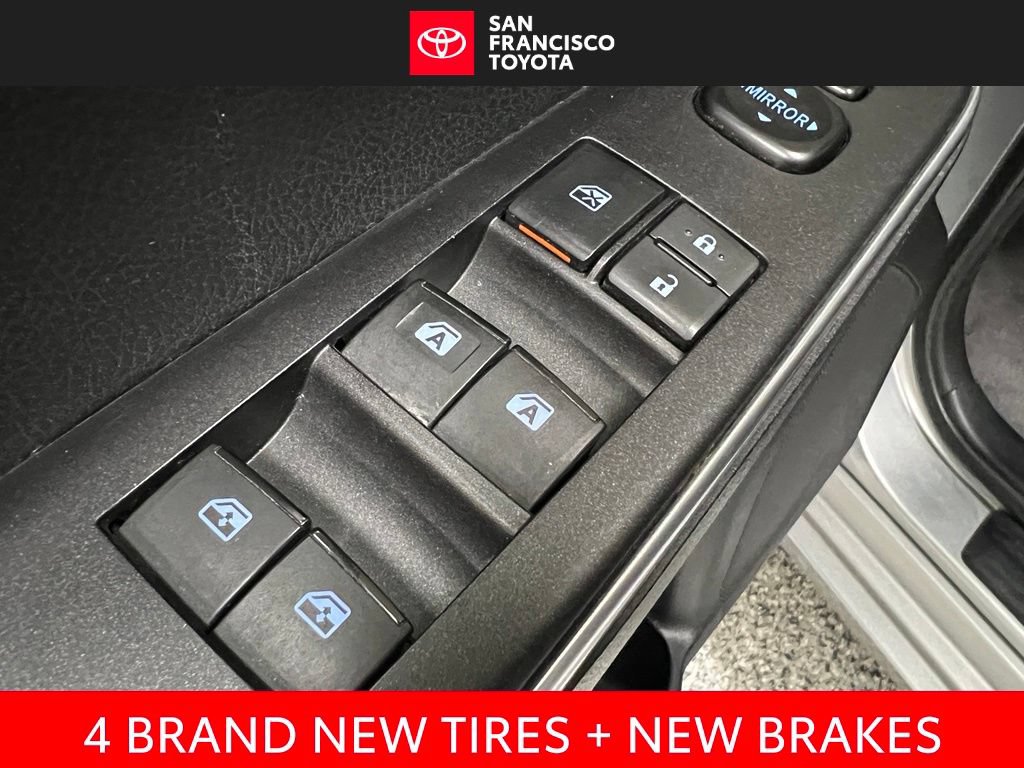 Used 2015 Toyota Camry SE FWD image 32