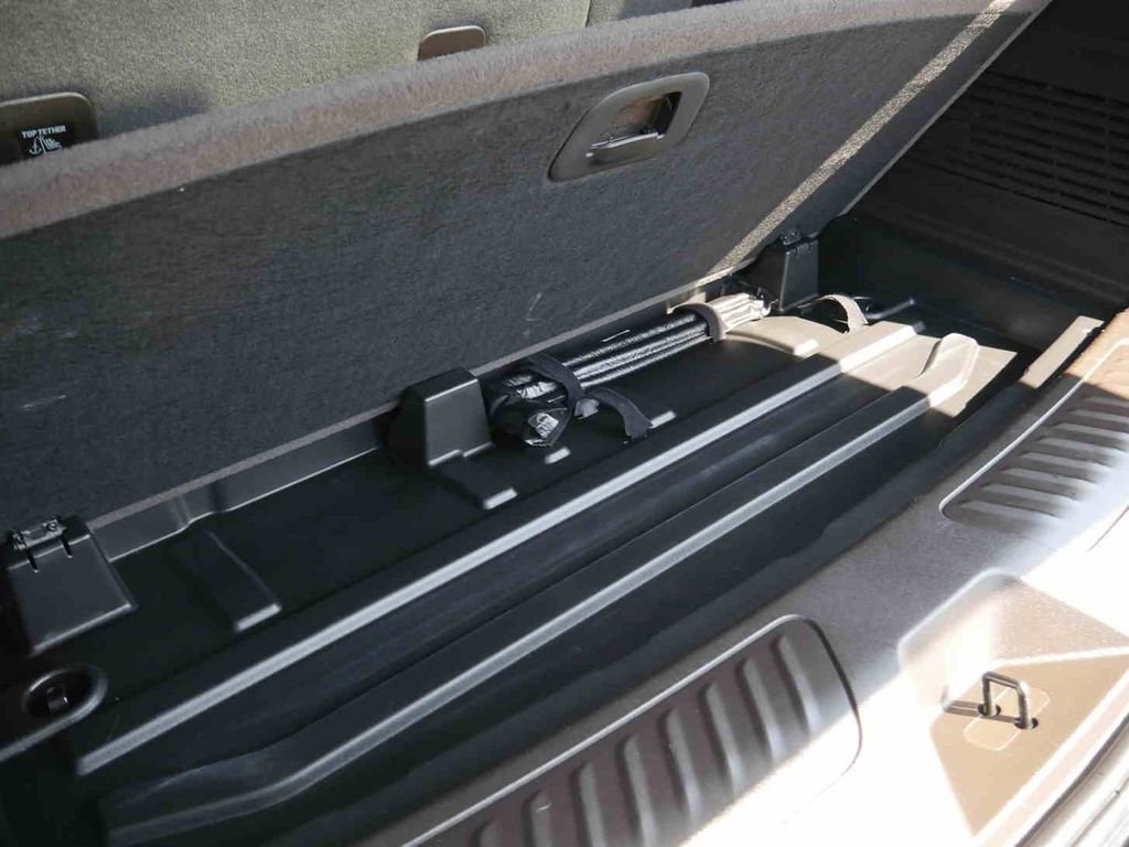 Used 2022 Chevrolet Tahoe LS image 13