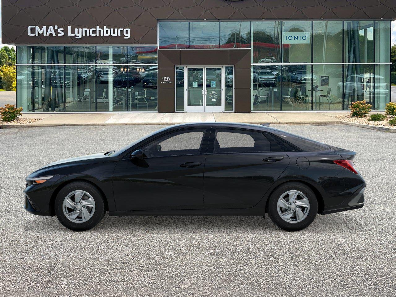 New 2026 Hyundai Elantra SE FWD image 3